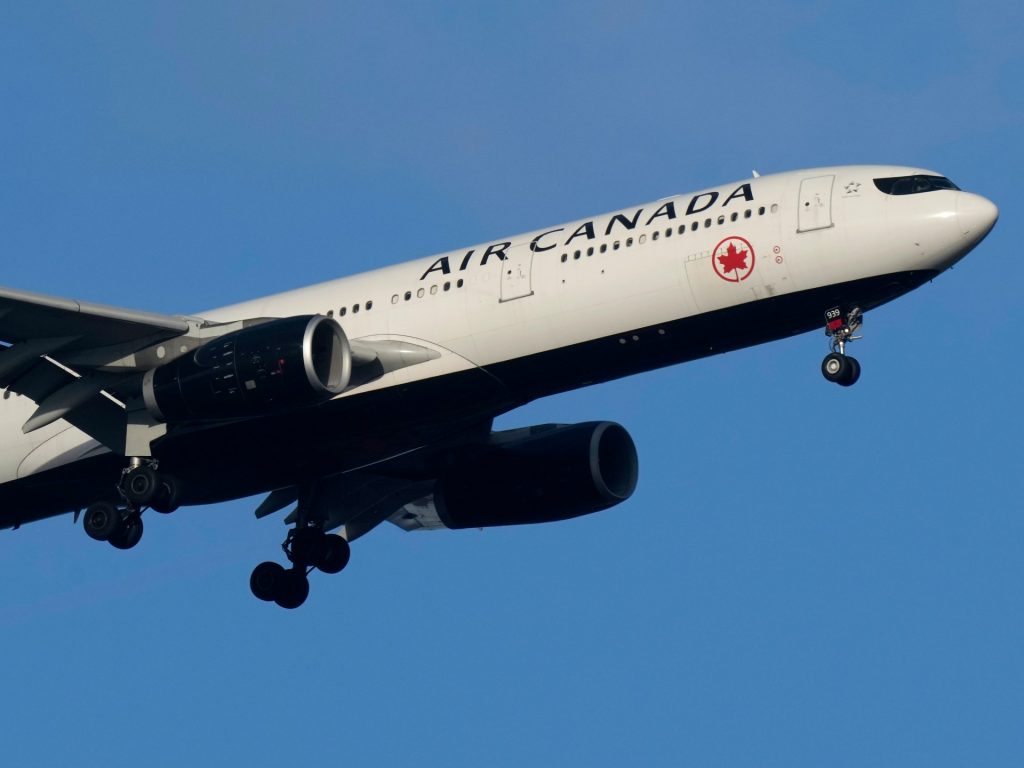 Air Canada per riprendere le operazioni dopo la fine dell'equipaggio di cabina