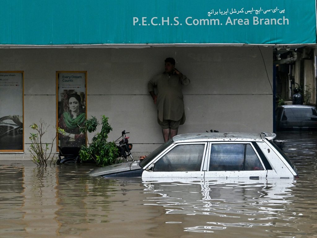 Cosa sta causando alluvioni mortali del Pakistan?