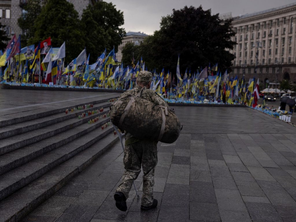 Crisi di coscrizione dell'Ucraina: presunti abuso porta a proteste, emigrazione