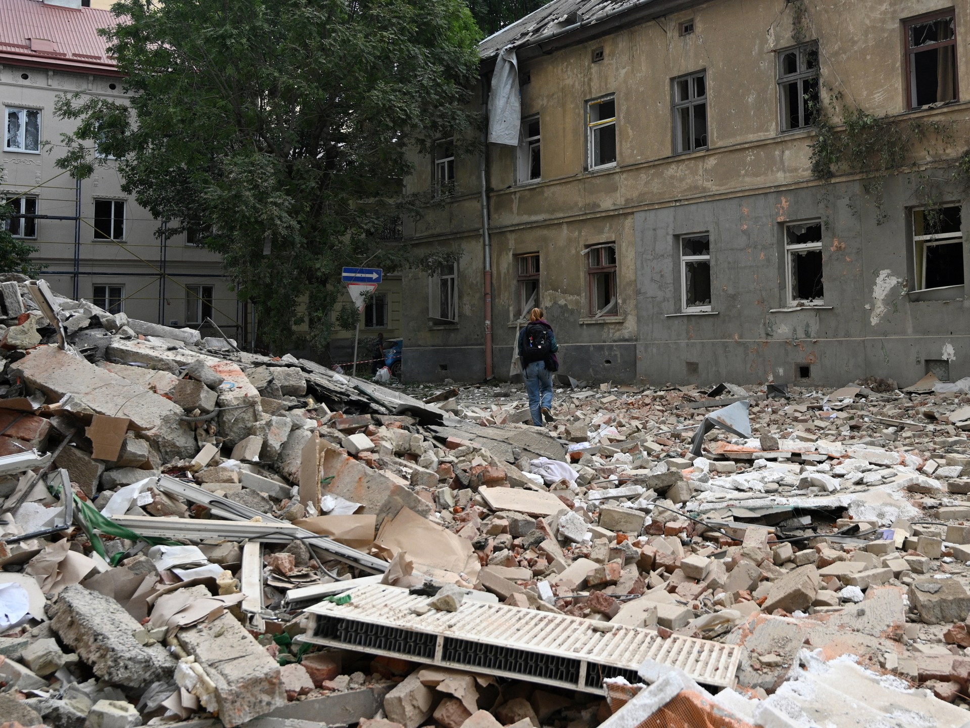 Drone russo e attacco missilistico all'Ucraina uccide uno, ferite 22