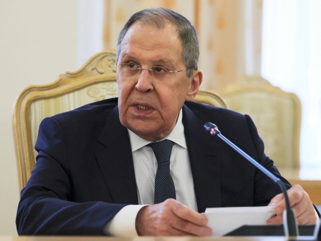 I migliori diplomatici della Russia-USA tengono la telefonata prima di Trump-Putin Alaska Meet