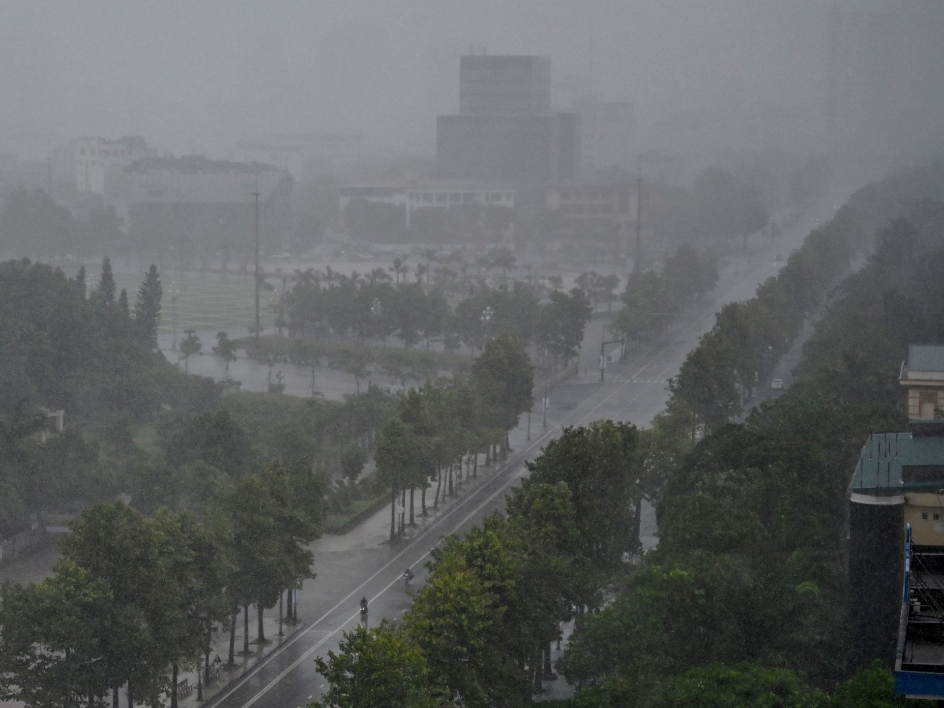 Il Vietnam si prepara a evacuare mezzo milione di persone davanti al tifone Kajiki