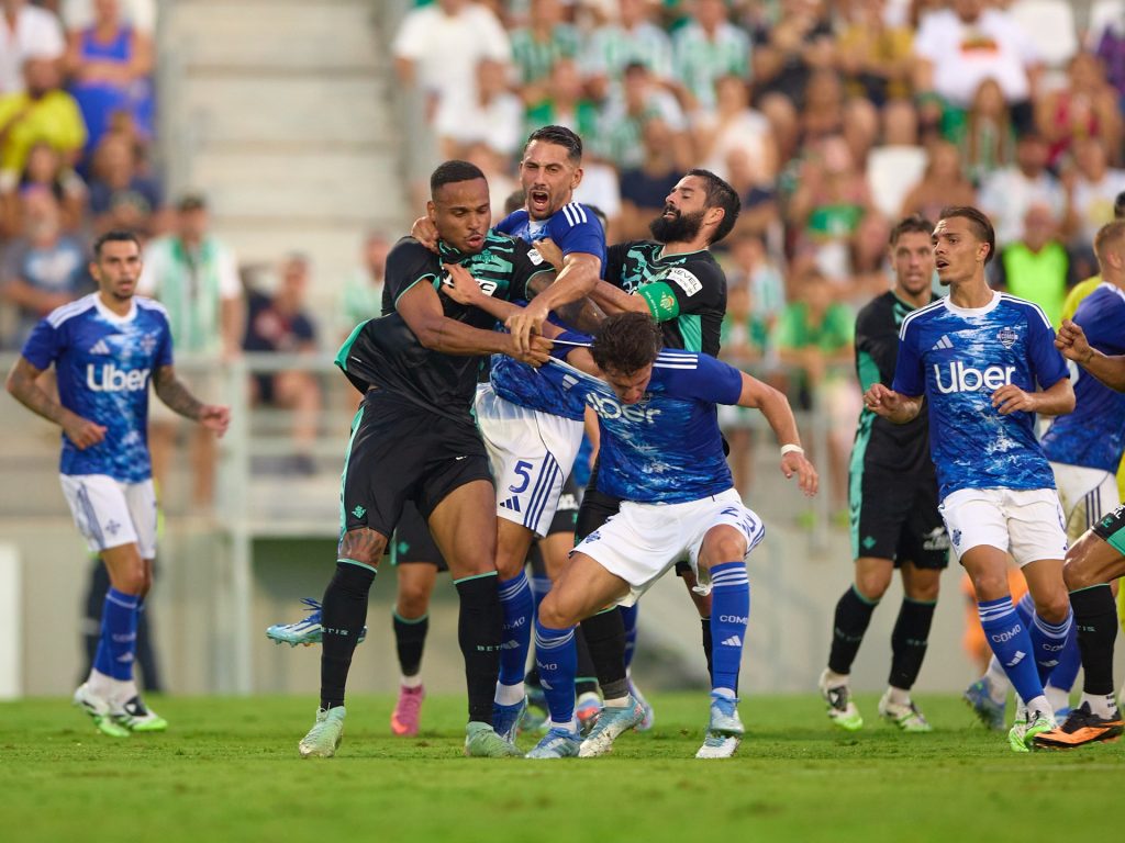 Il como di Fabregas e il Betis di Pellegrini sono stati coinvolti in Punch-Up