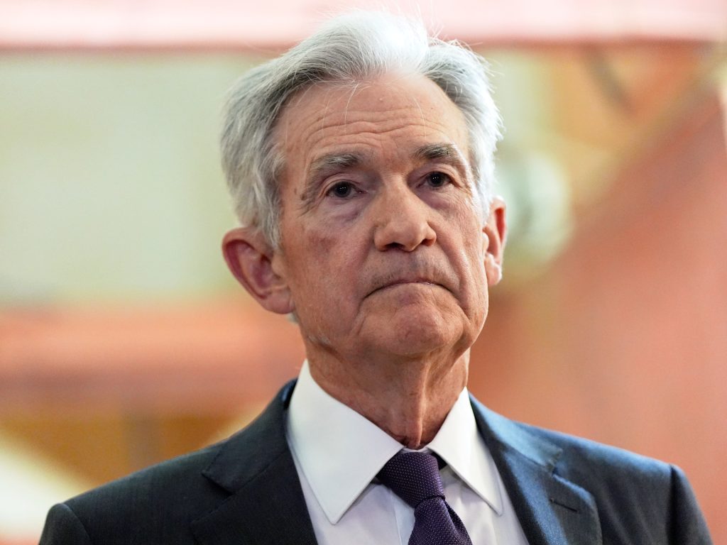 La Federal Reserve USA lascia i tassi invariati nonostante le pressioni di Trump