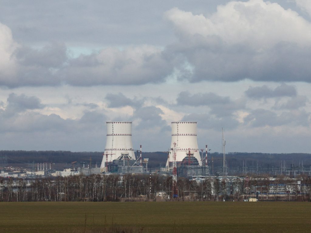 La Russia accusa l'Ucraina di attaccare le piante nucleari, causando un incendio
