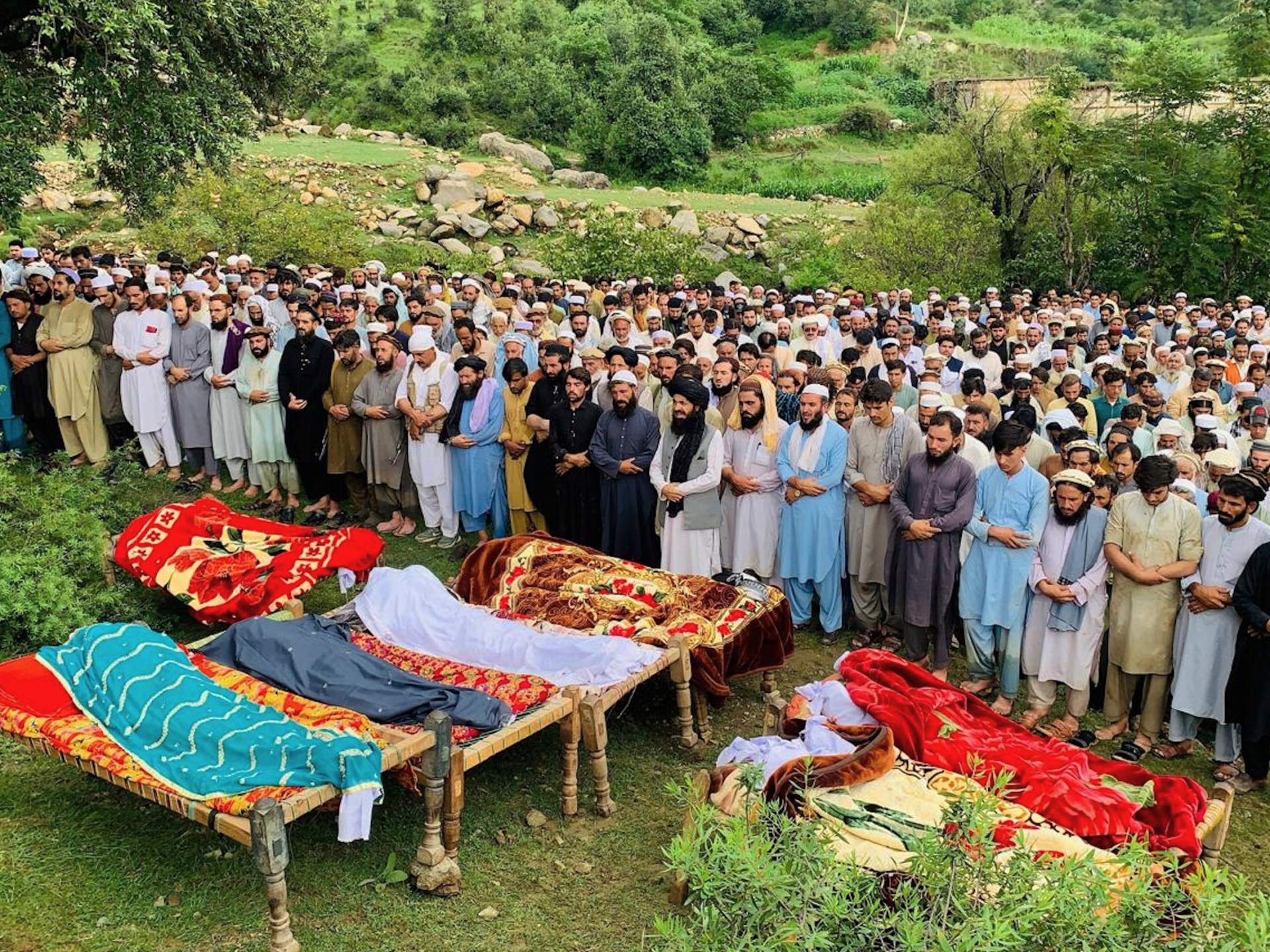 Le alluvioni flash hanno provocato il caos nel Pakistan settentrionale | Notizie sulla crisi climatica