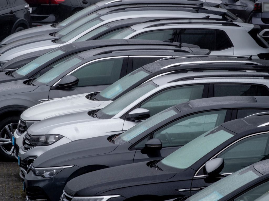 Le vendite di auto statunitensi rallentano dopo la fine dell'acquisto guidato dalle tariffe