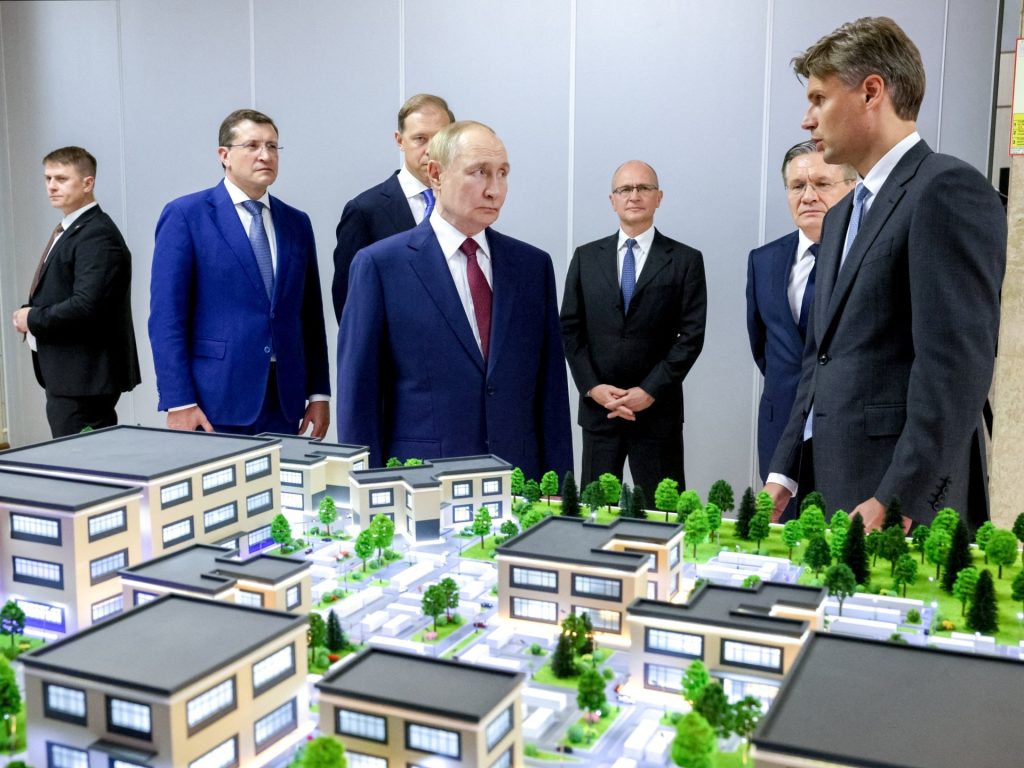 Putin ottimista sulle relazioni in Russia-USA mentre Trump minaccia le sanzioni