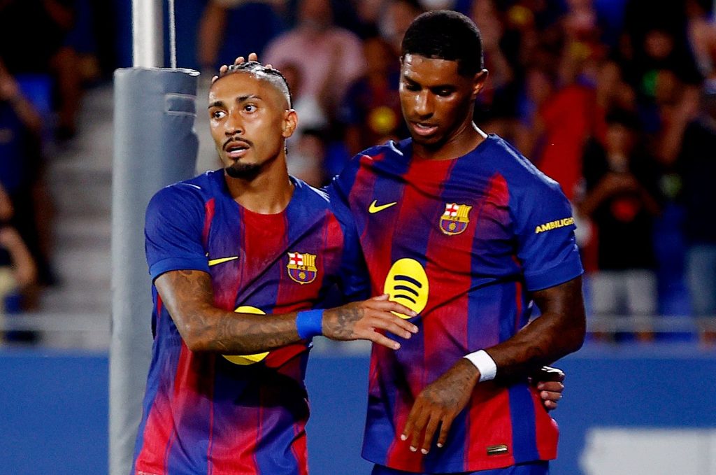 Rashford debutta mentre Yamal spara mentre Barcellona ha colpito Como per cinque