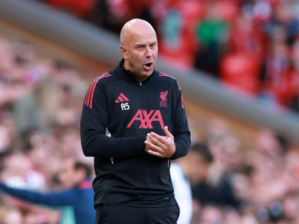 Slot di Liverpool ISAK AVVERTENZA mentre il Newcastle Fallout rimbomba