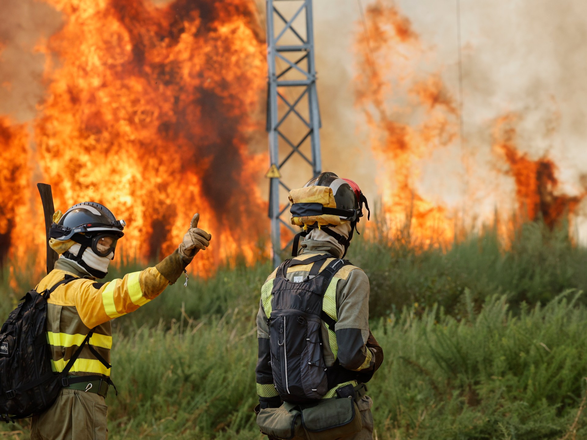 Spagna Battaglia 20 grandi incendi, distribuisce altri 500 soldati in calore bruciante