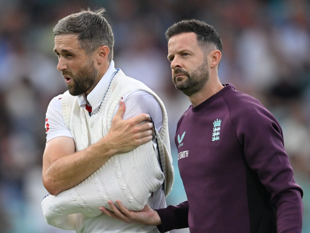 Woakes dell'Inghilterra escludeva il resto del test dell'India