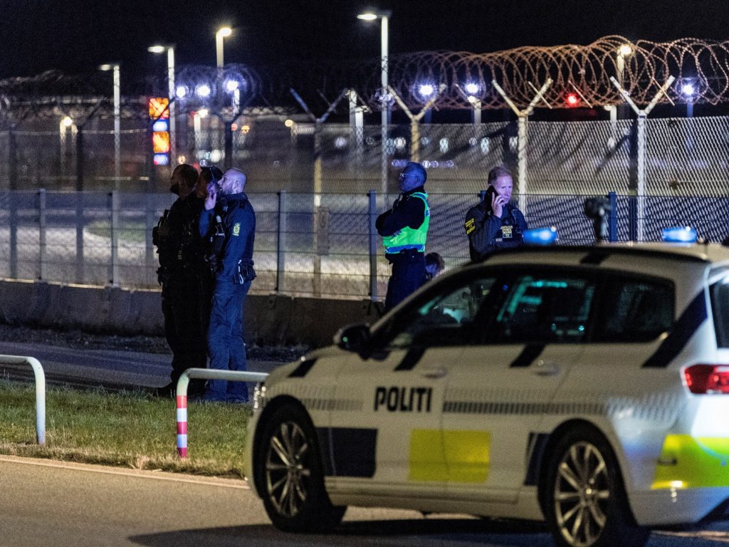 Avvistamenti di droni di interruzione dei voli ad Copenaghen, aeroporti di Oslo
