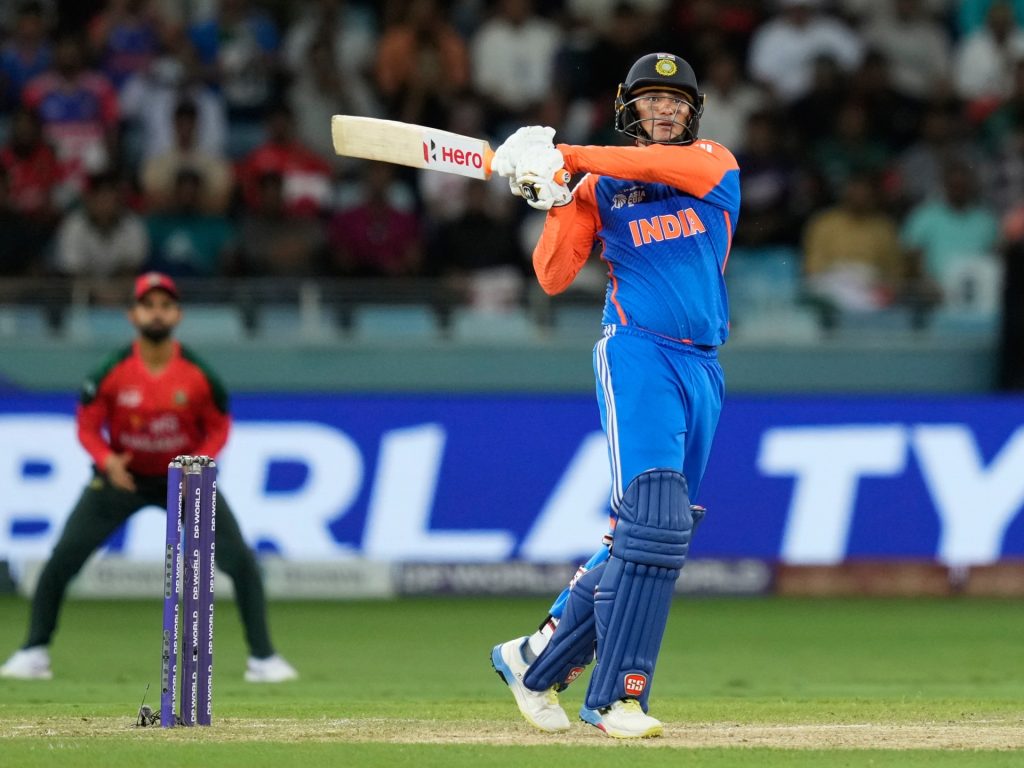 Sharma colpisce 75 mentre l'India ha battuto il Bangladesh per raggiungere la finale della Coppa dell'Asia