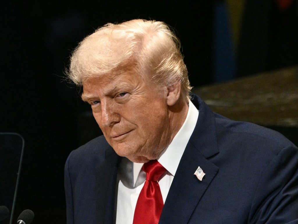 Avviso di spegnimento di Trump: i dipendenti federali potrebbero perdere lavoro