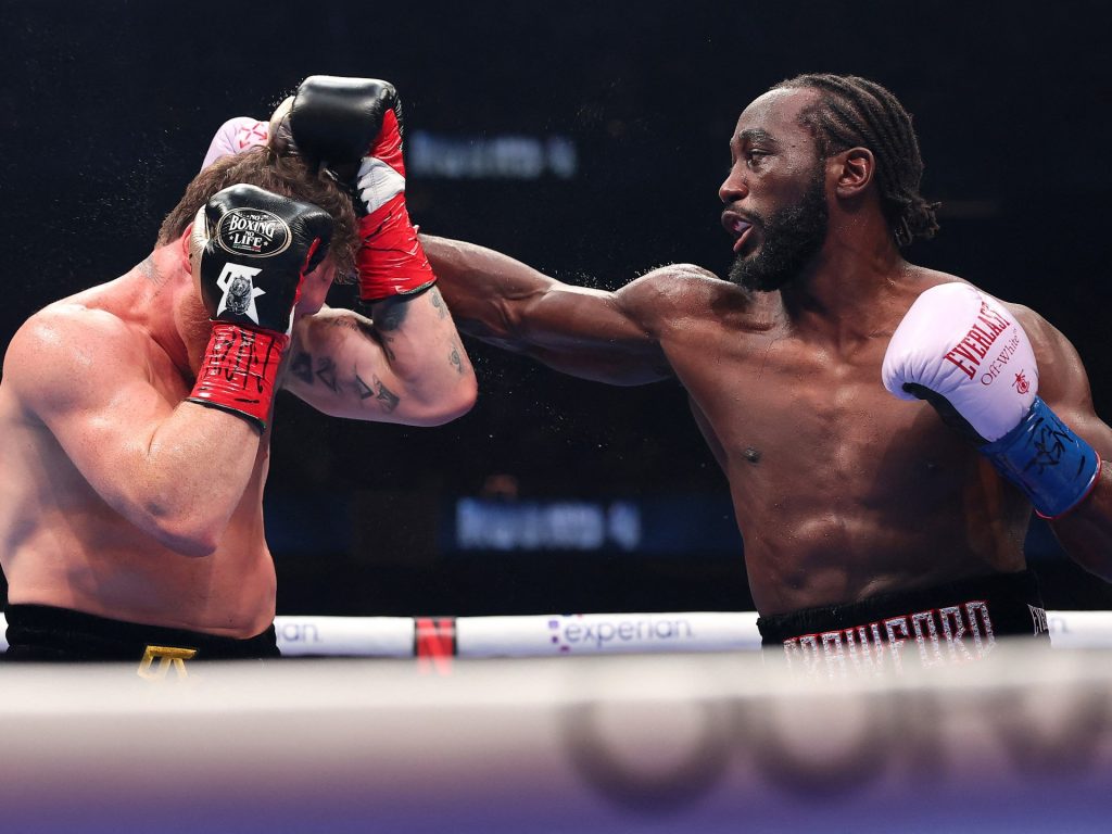 Crawford batte Alvarez per vincere il titolo super medio indiscusso della boxe