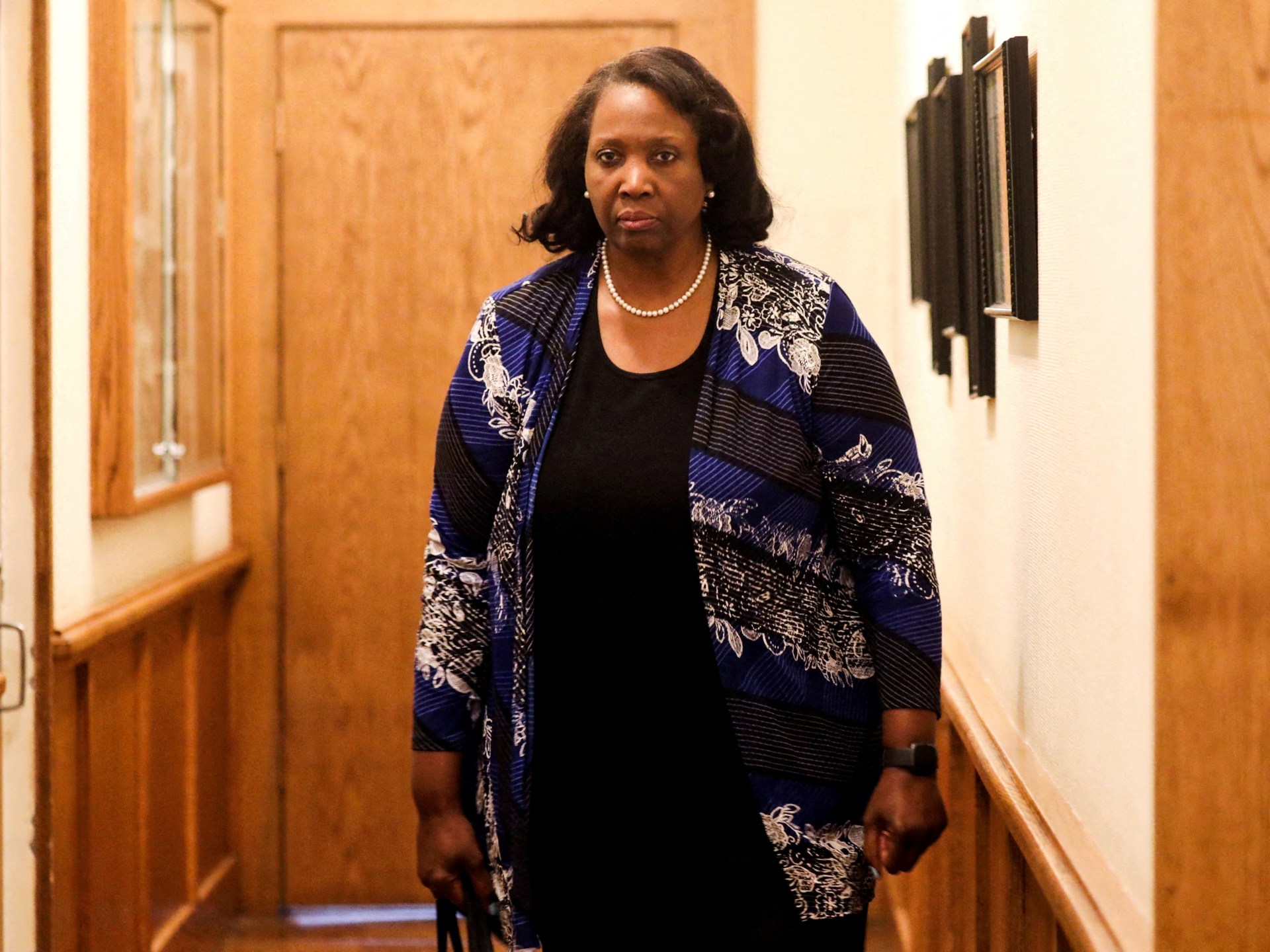 Il governatore della Federal Reserve Lisa Cook fa causa a Trump per il suo tentativo di licenziarla