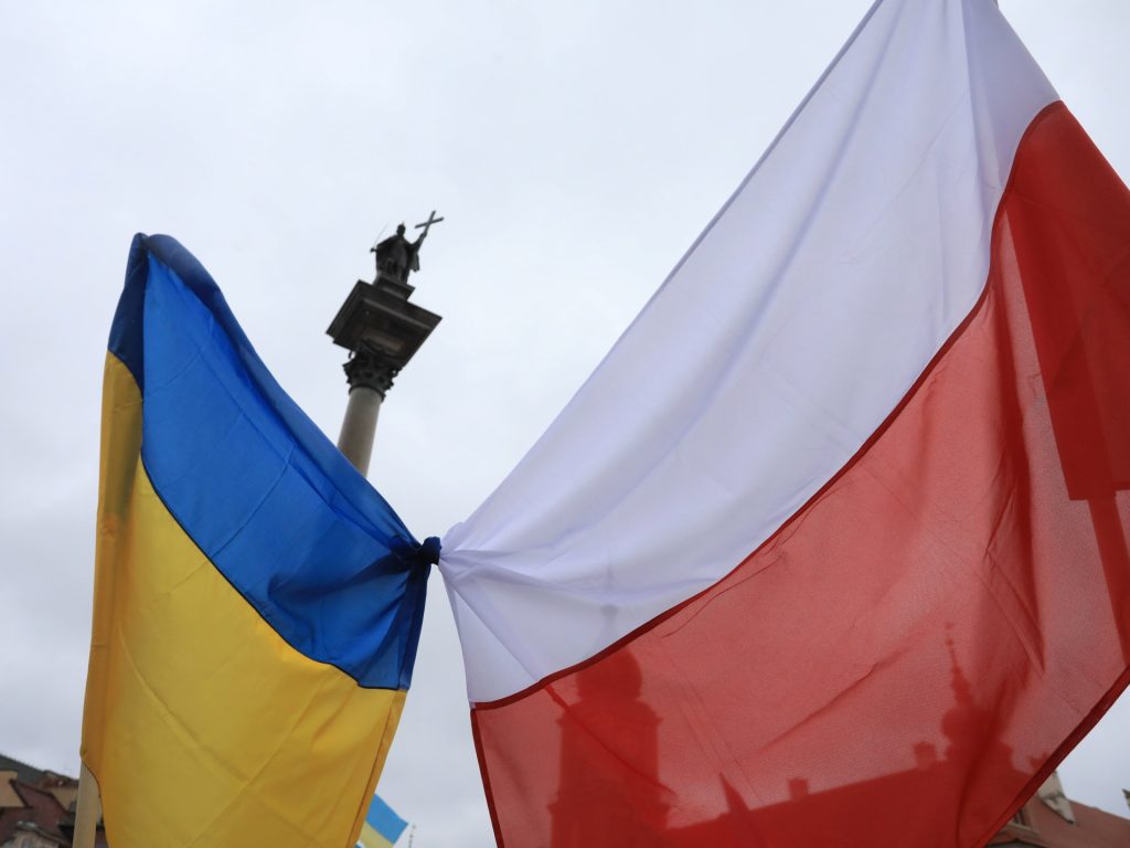 Il veto polacco rischi di Accesso Starlink cruciale dell'Ucraina tra la fila di aiuti per i rifugiati