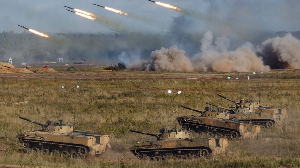 La Russia afferma che i colloqui dell'Ucraina hanno fatto una pausa mentre lancia importanti esercitazioni con la Bielorussia