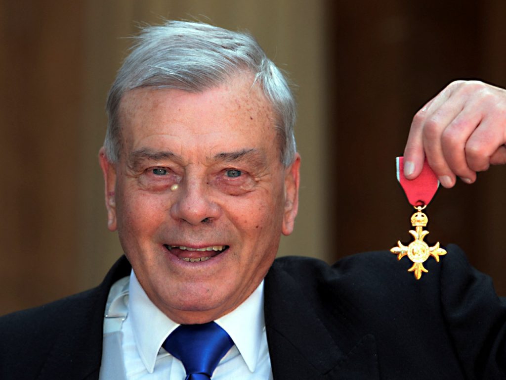 L'ex arbitro di cricket Dickie Bird muore all'età di 92 anni