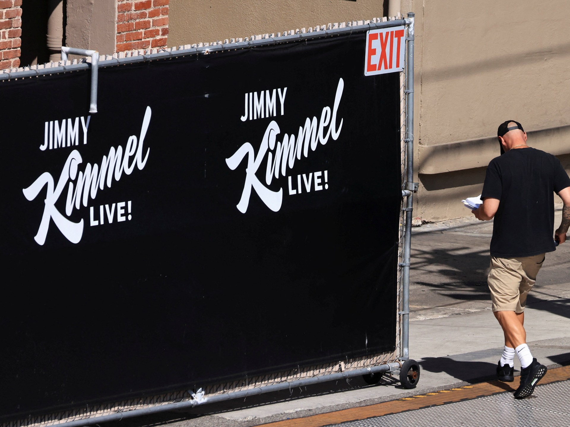 Lo spettacolo di Jimmy Kimmel tornerà martedì dopo la sospensione della Disney.