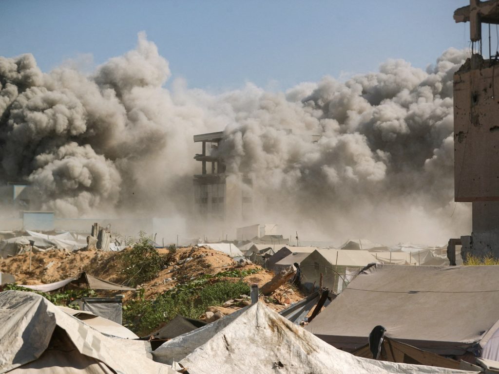 Nella città di Gaza, la morte sembra più facile dello spostamento