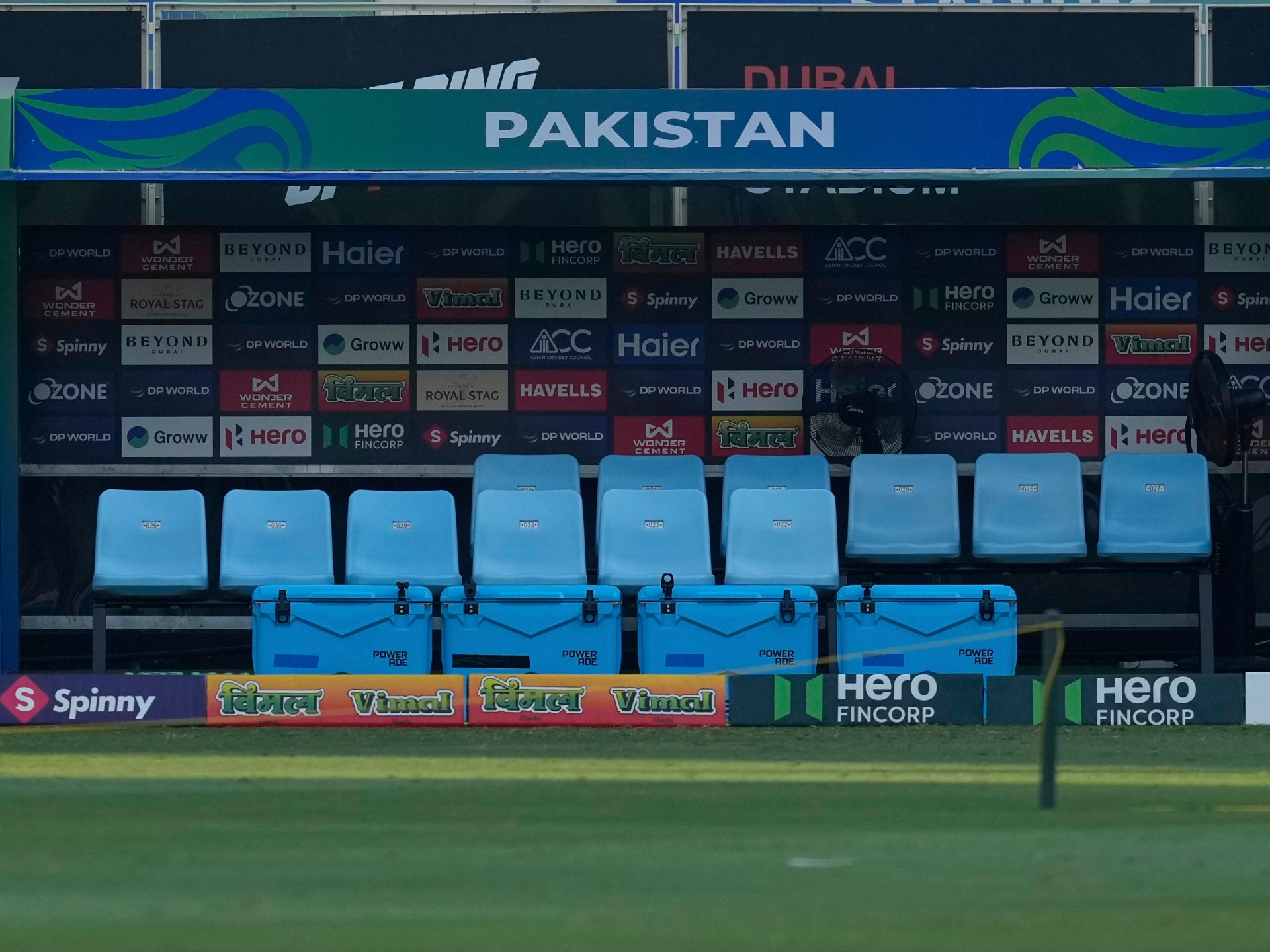 Pakistan vs Emirati Arabi Uniti ritardato per il ruolo dell'arbitro in India Handshake Row