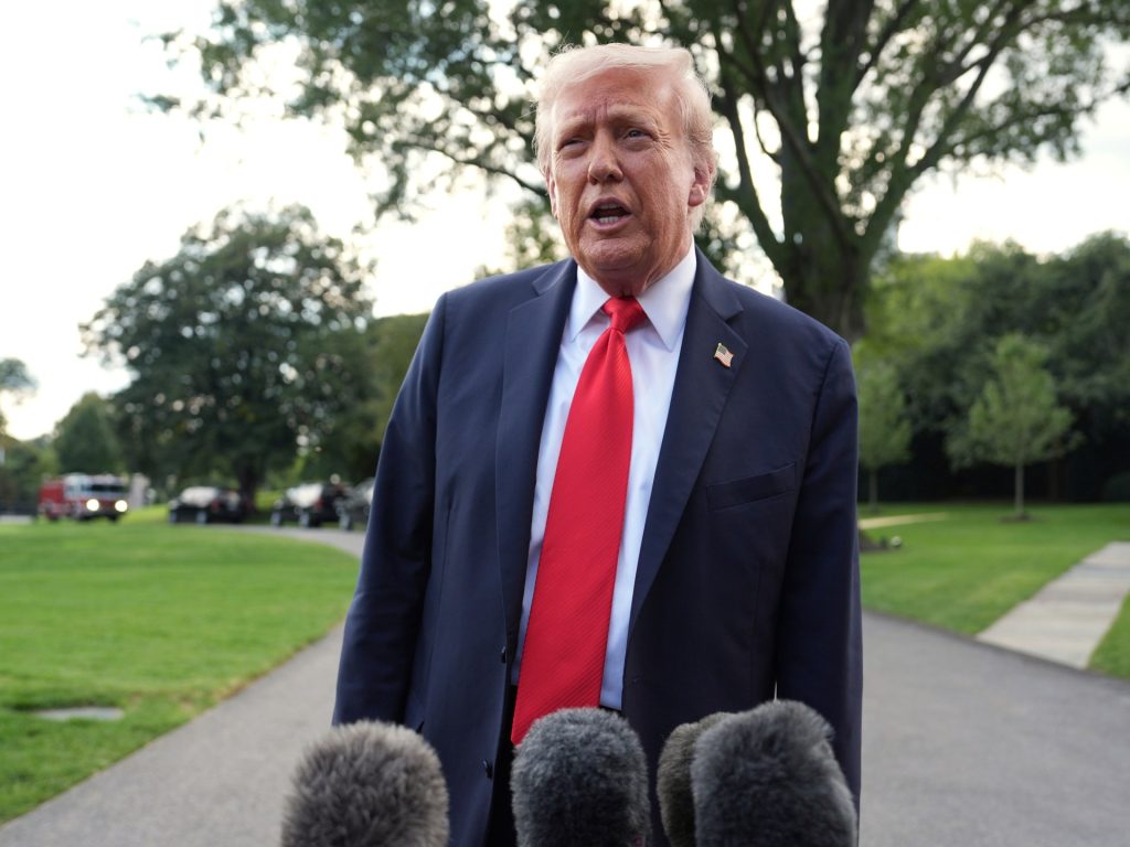 Trump esorta i paesi della NATO smettere di comprare petrolio russo prima delle sanzioni statunitensi