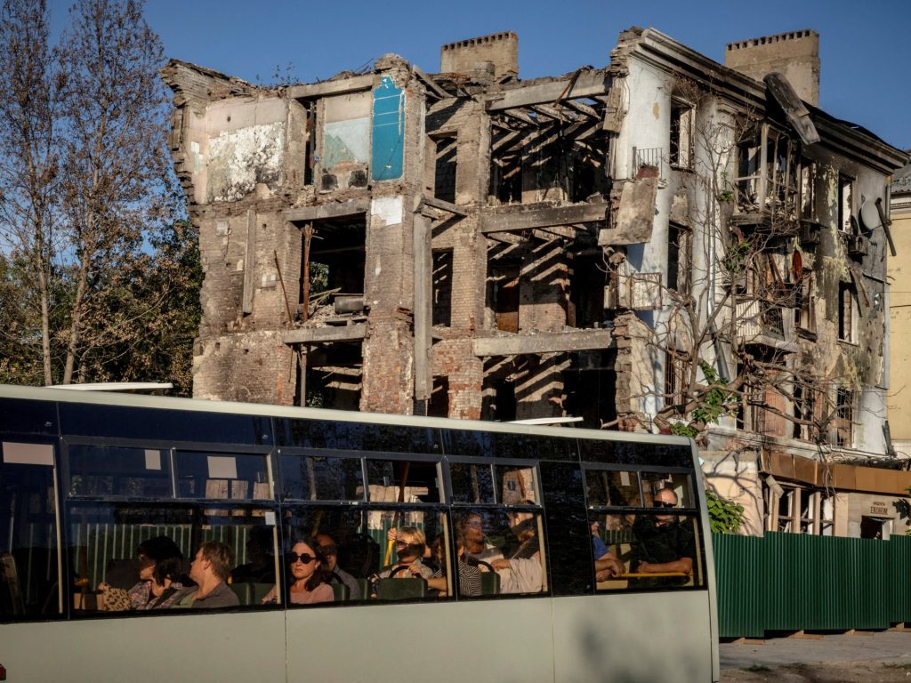 La Russia avanza in Ucraina mentre lo zelenskyy fa un accordo di armi statunitensi di Zelenkyy