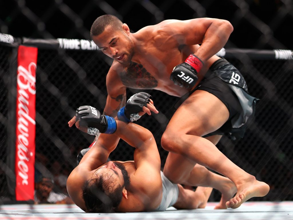 Ulberg domina Reyes con KO al primo turno nella notte di combattimento UFC