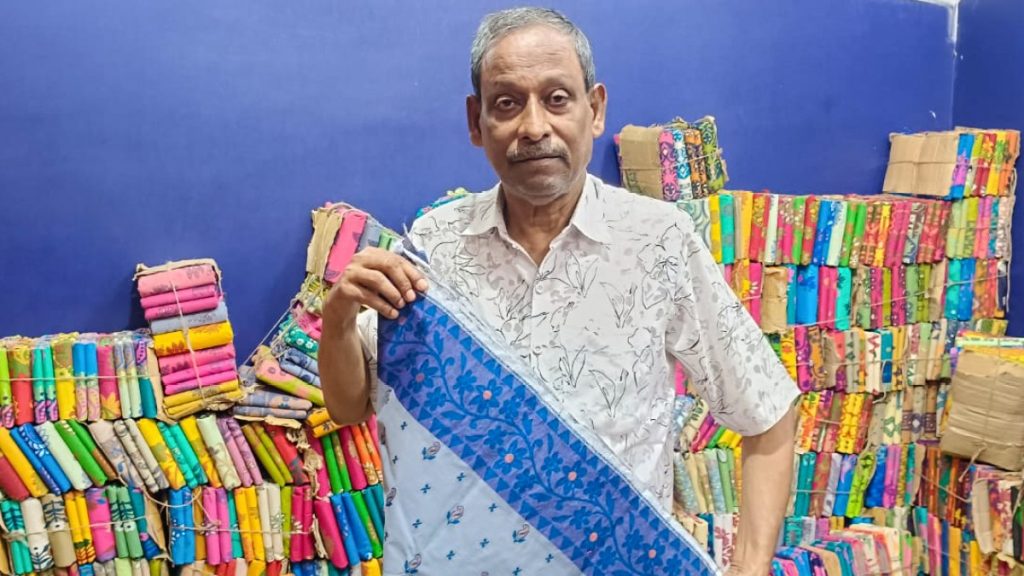 Come le tensioni con il Bangladesh stanno mettendo a dura prova il business dei sari in India