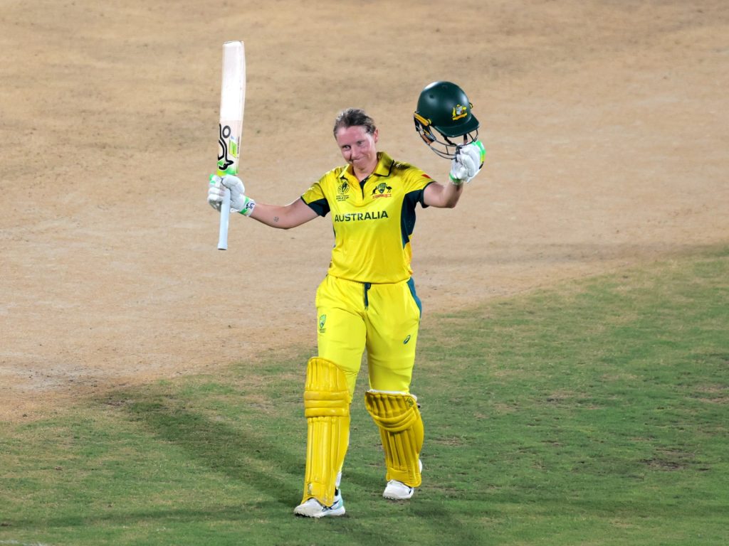 L'Australia ha battuto l'India per tre wicket nella Coppa del mondo di cricket femminile 2025