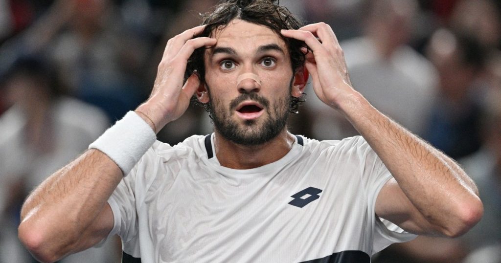 Vacherot stordisce Djokovic e affronta il cugino Rinderknech nella finale del Masters di Shanghai