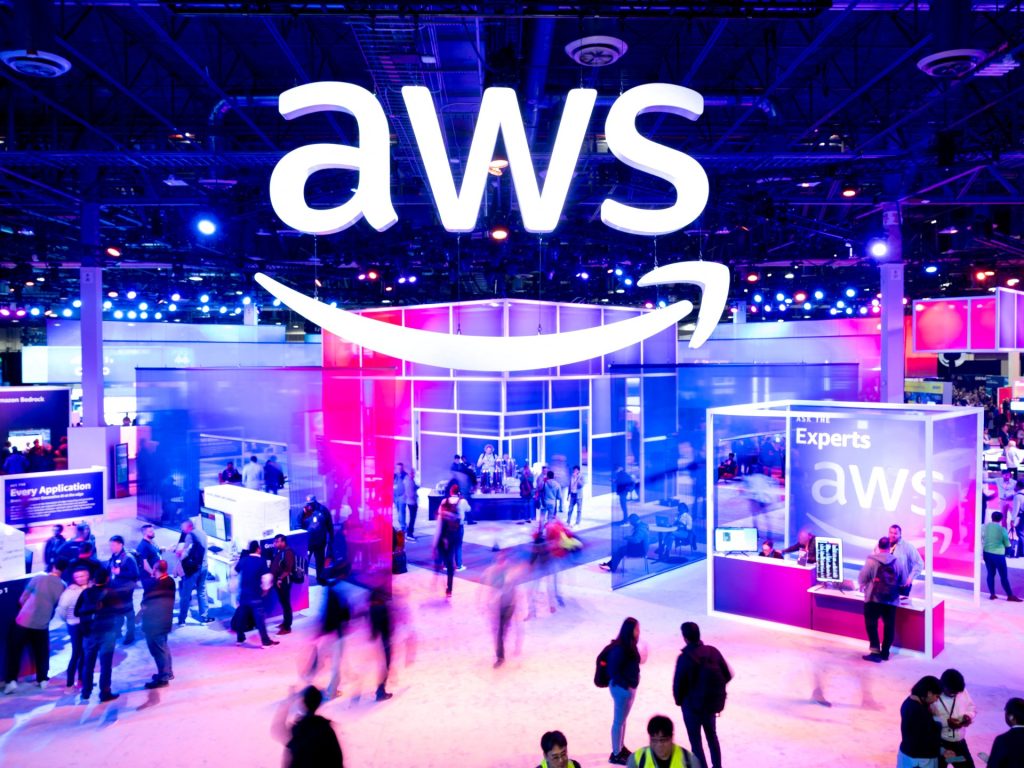Cosa ha causato l'interruzione di AWS di Amazon e perché così tante app importanti sono andate offline?
