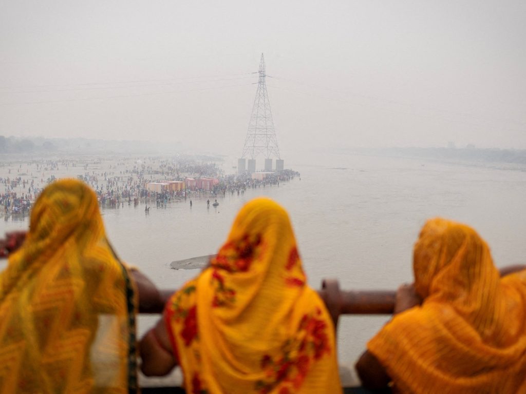 Perché Nuova Delhi fa piovere artificialmente?