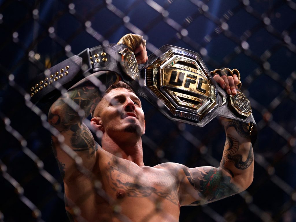 Aspinall tenta di isolare il rumore prima dell'incontro di Gane all'UFC 321