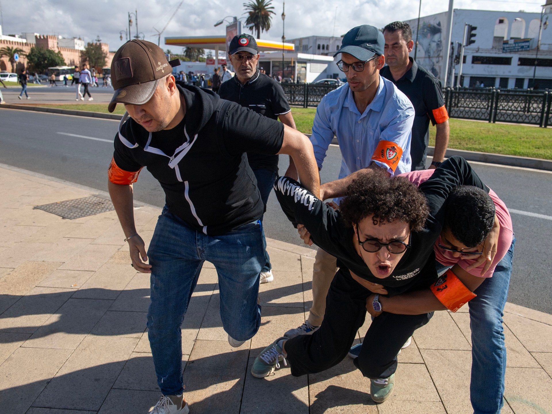 I manifestanti della Gen Z si radunano attraverso il Marocco che richiedono la salute, le riforme dell'istruzione