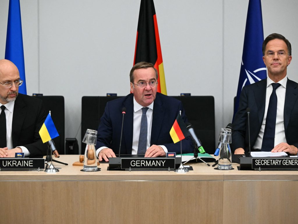 La Germania promette 2 miliardi di dollari in aiuti militari all’Ucraina mentre Kiev cerca più fondi