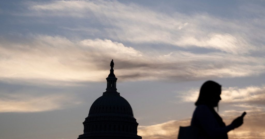La chiusura del governo degli Stati Uniti continua, mentre Trump taglia i fondi per gli stati democratici