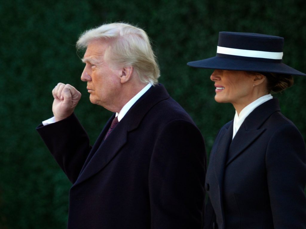 La prima causa ha intentato sfidando la tassa di visto H-1b da $ 100.000 di Trump