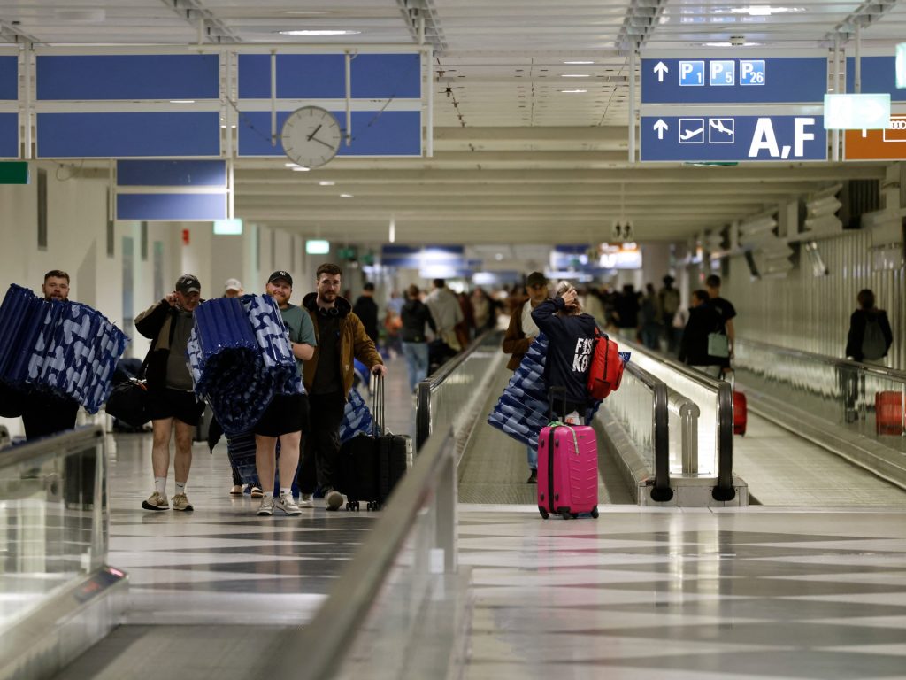 L'aeroporto di Monaco riprende le operazioni dopo ulteriori avvistamenti di droni interrotti