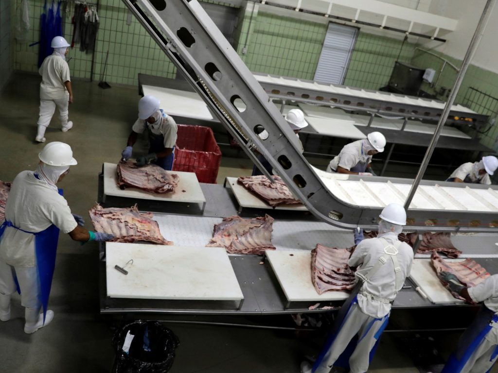 Le esportazioni di carne bovina dal Brasile verso la Cina aumentano mentre le tariffe di Trump spostano la domanda globale