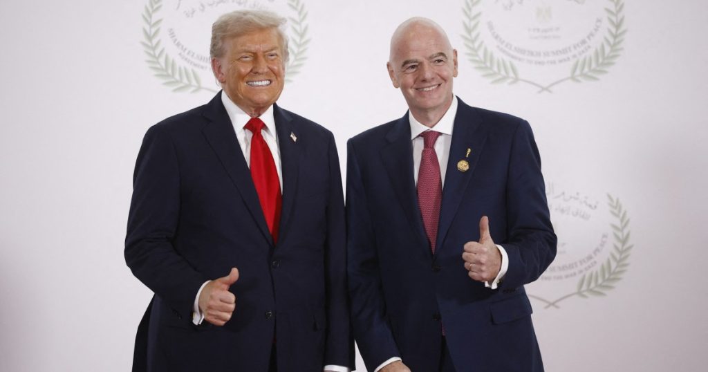 Perché il presidente della FIFA Infantino era con Trump al vertice di pace di Gaza in Egitto?