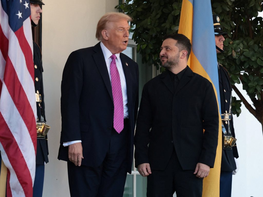 Trump afferma che la guerra in Ucraina potrebbe finire “rapidamente” quando incontrerà Zelenskyj