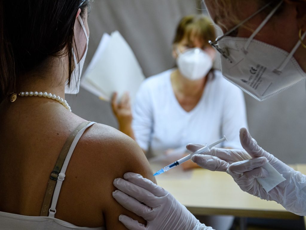 Uno studio sudcoreano ha davvero affermato che i vaccini contro il COVID-19 causano il cancro?