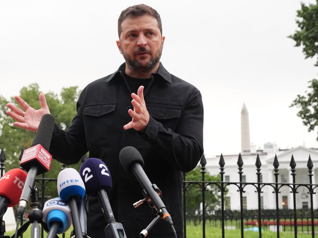 Zelenskyj ucraino afferma che sono state trovate parti occidentali nei droni e nei missili russi