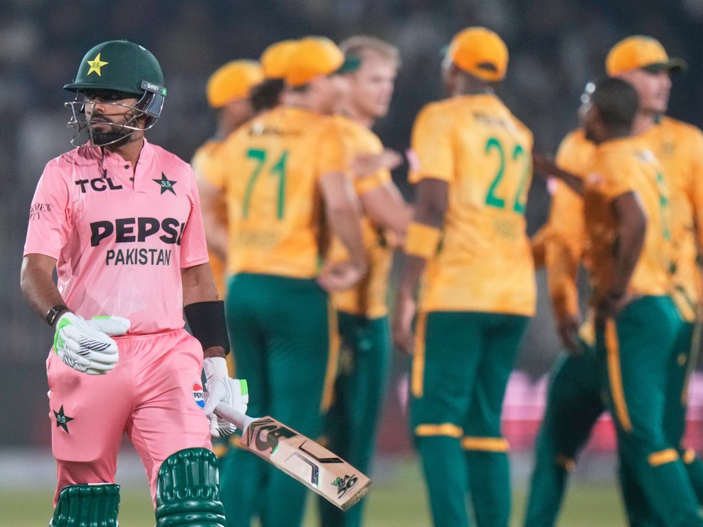 Il Sud Africa costringe il Pakistan al collasso mentre Babar esce per una papera al ritorno del T20