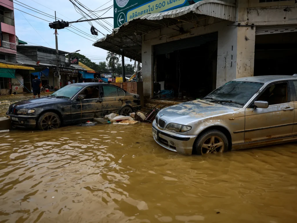 Il bilancio delle vittime delle inondazioni nel sud della Thailandia ammonta ad almeno 145