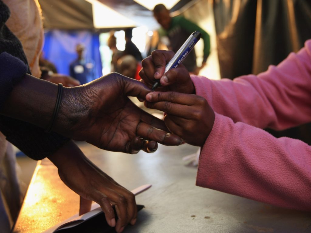 L’Africa non ha bisogno di prendere in prestito la democrazia; ha bisogno di recuperarlo