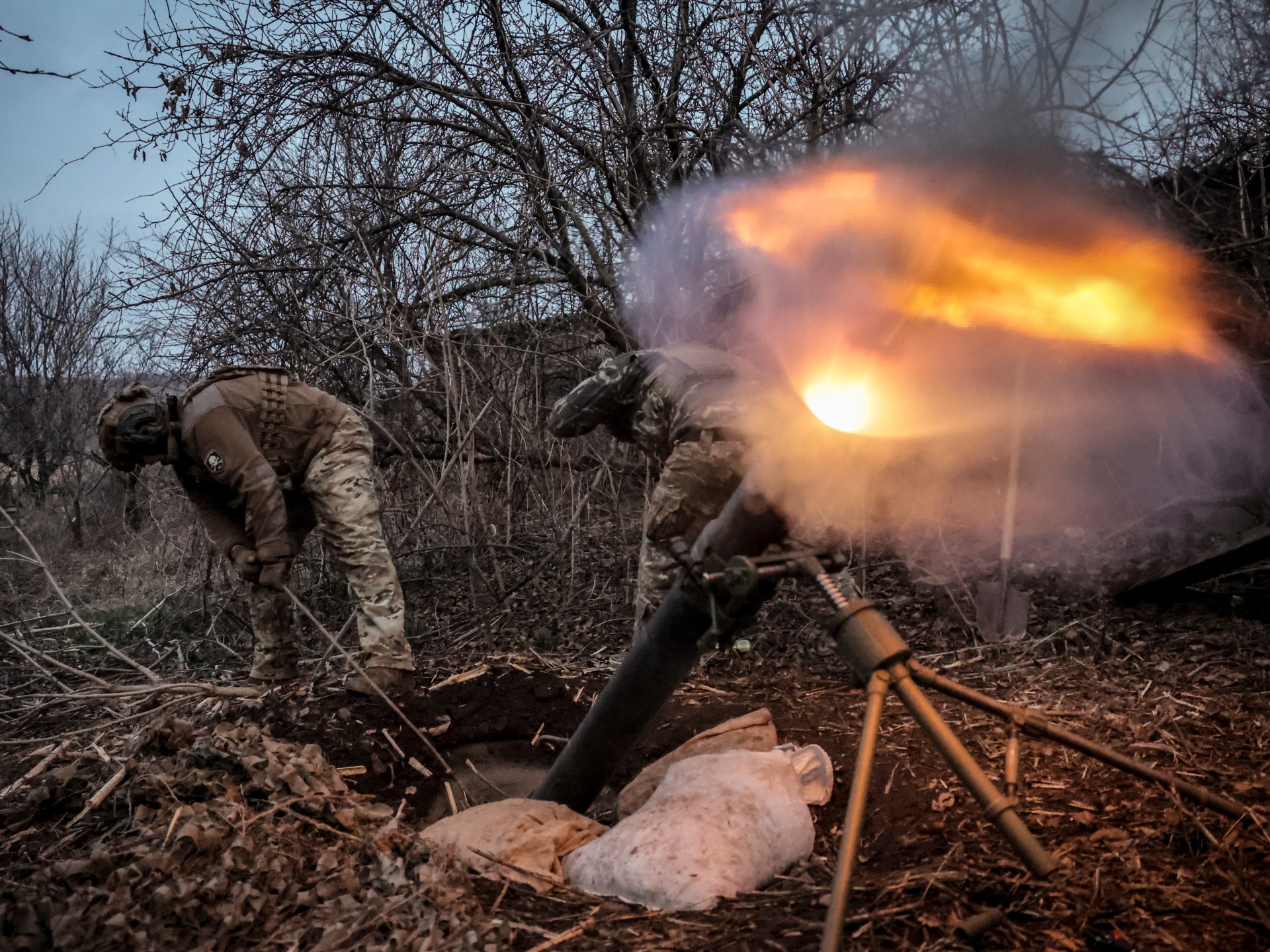 L’Ucraina afferma di aver attaccato la raffineria di petrolio russa vicino a Mosca mentre l’inverno incombe